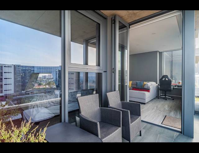 2 BEDROOM APARTMENT FOR SALE IN UMHLANGA RIDGE